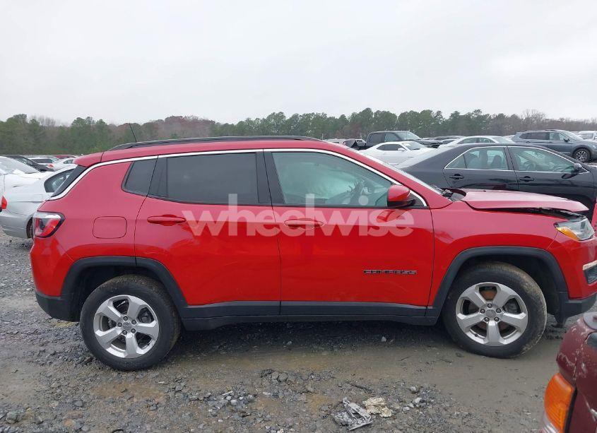Photo 13 of 2019 Jeep Compass LATITUDE 4X4 (VIN 3C4NJDBB9KT662206)
