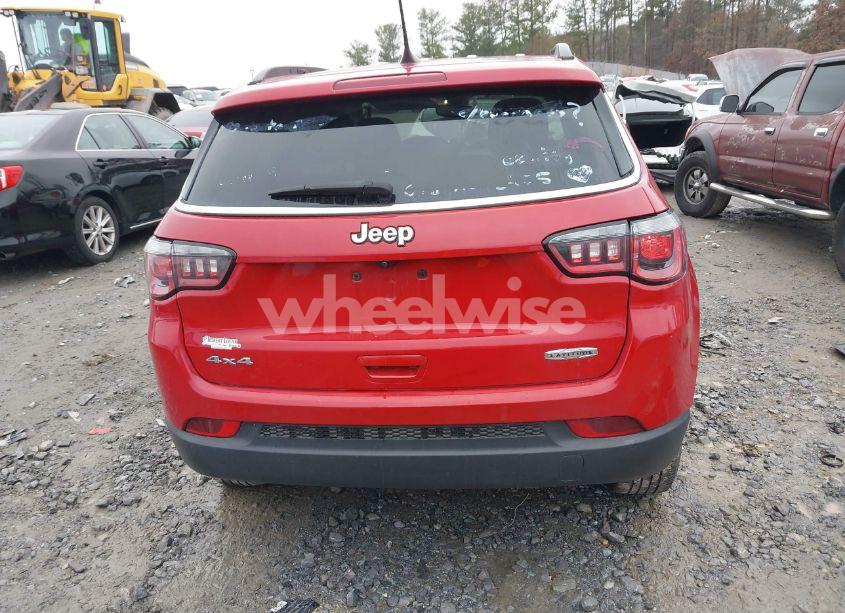 Photo 16 of 2019 Jeep Compass LATITUDE 4X4 (VIN 3C4NJDBB9KT662206)