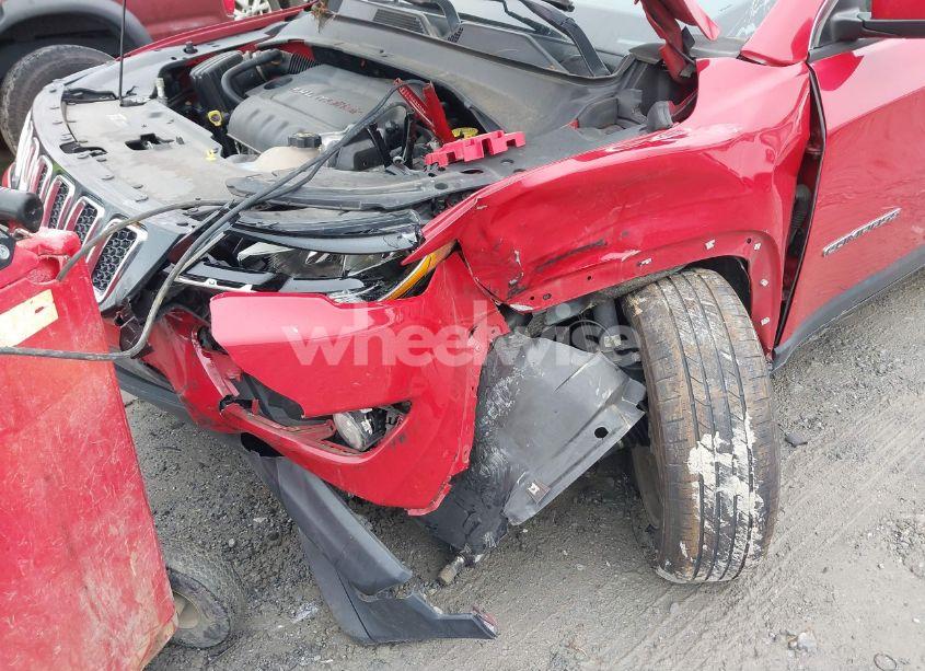 Photo 6 of 2019 Jeep Compass LATITUDE 4X4 (VIN 3C4NJDBB9KT662206)