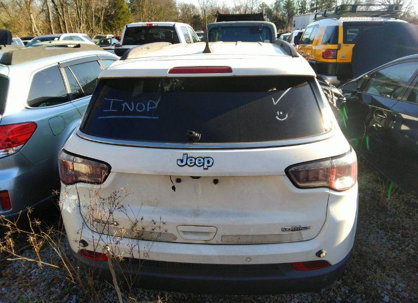 Photo 16 of 2019 Jeep Compass LATITUDE 4X4 (VIN 3C4NJDBB9KT671925)