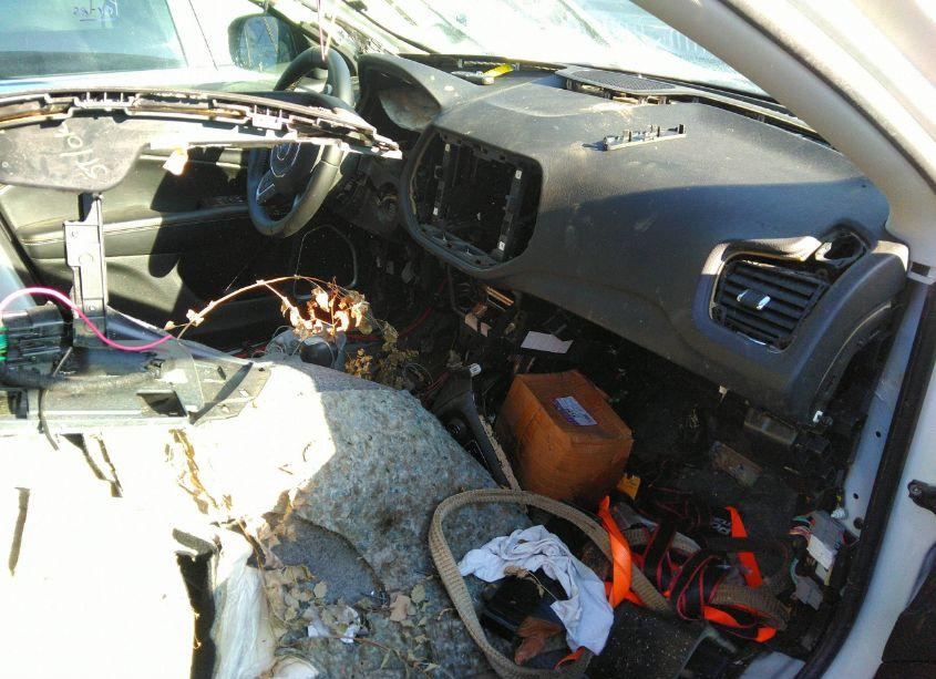 Photo 5 of 2019 Jeep Compass LATITUDE 4X4 (VIN 3C4NJDBB9KT671925)