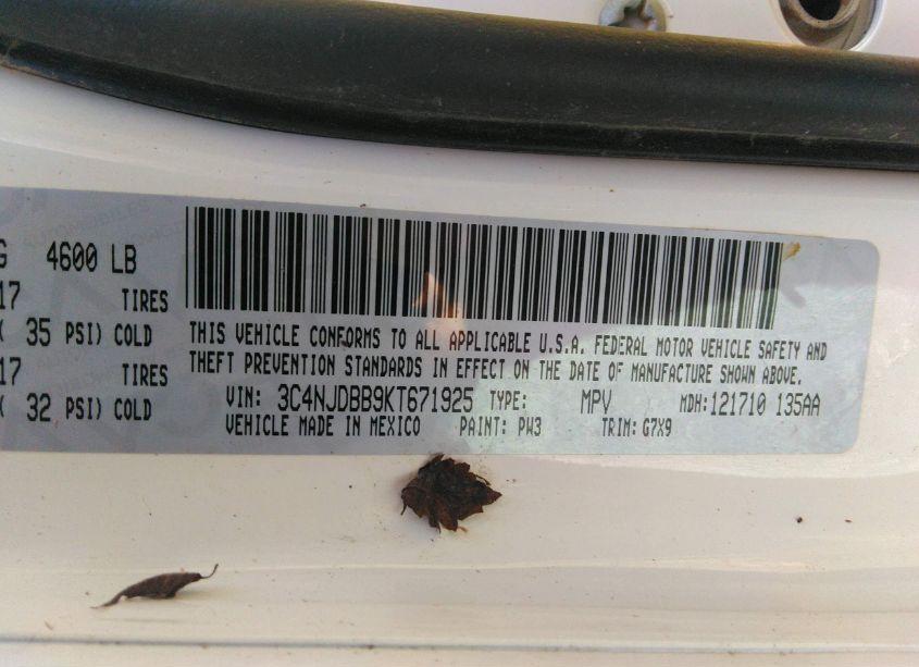 Photo 9 of 2019 Jeep Compass LATITUDE 4X4 (VIN 3C4NJDBB9KT671925)