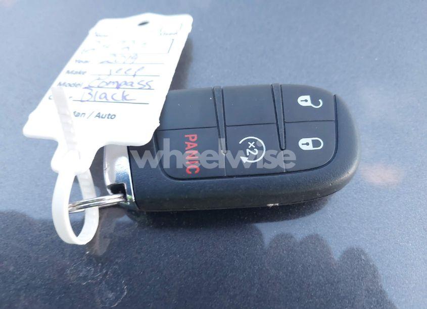 Photo 11 of 2019 Jeep Compass LATITUDE 4X4 (VIN 3C4NJDBB9KT734716)