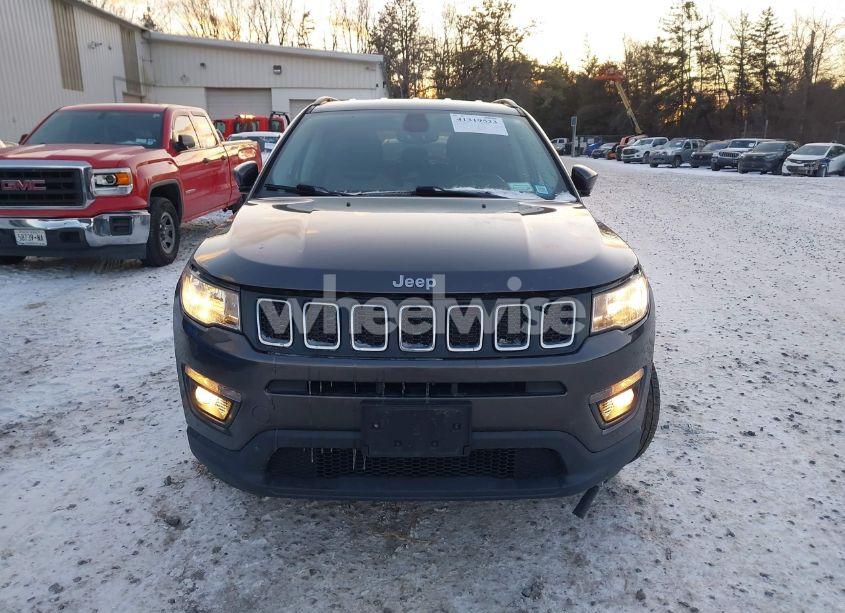 Photo 12 of 2019 Jeep Compass LATITUDE 4X4 (VIN 3C4NJDBB9KT734716)