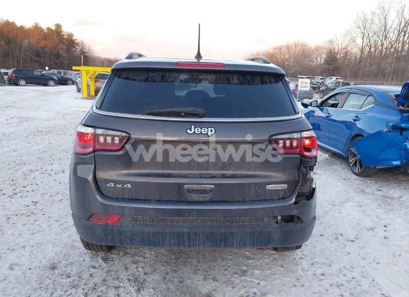 Photo 16 of 2019 Jeep Compass LATITUDE 4X4 (VIN 3C4NJDBB9KT734716)