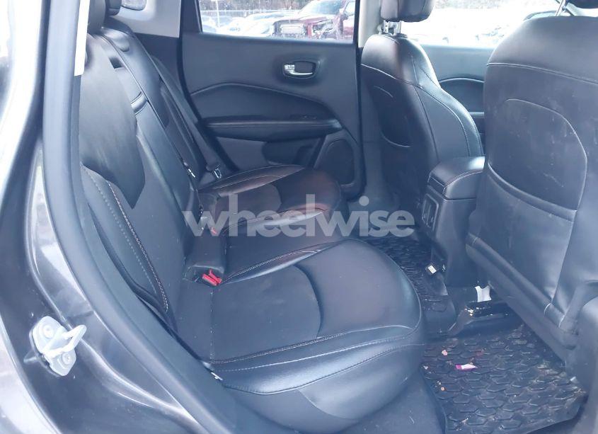 Photo 8 of 2019 Jeep Compass LATITUDE 4X4 (VIN 3C4NJDBB9KT734716)