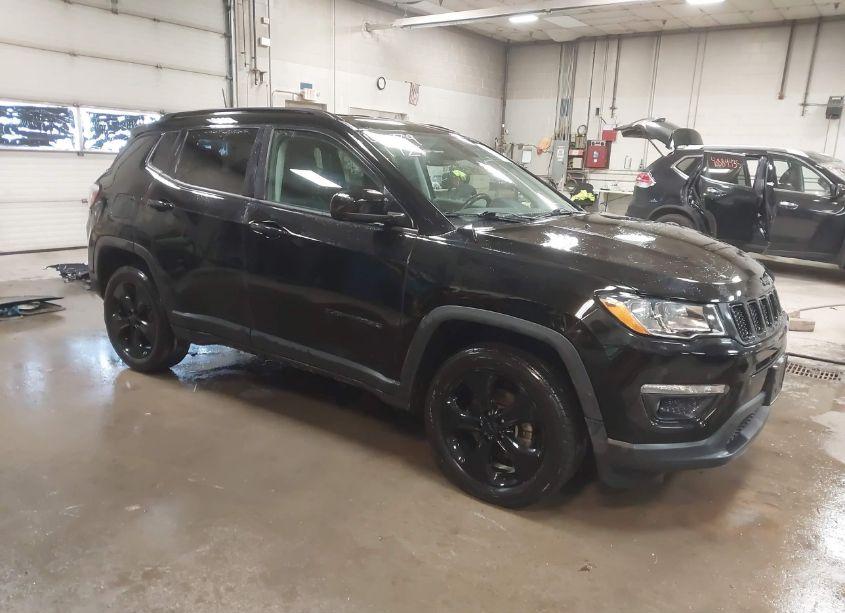 2019 Jeep Compass ALTITUDE 4X4 (VIN 3C4NJDBB9KT828627) main photo