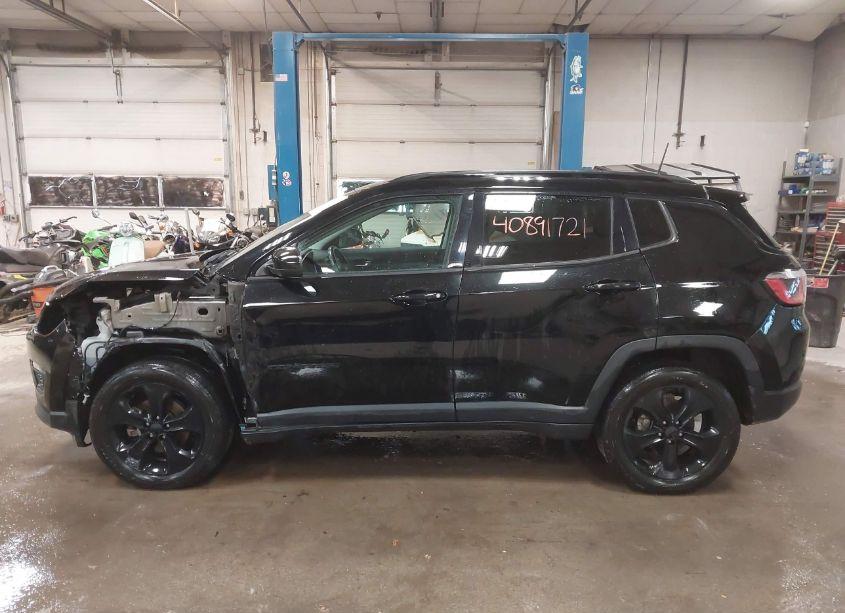 Photo 15 of 2019 Jeep Compass ALTITUDE 4X4 (VIN 3C4NJDBB9KT828627)