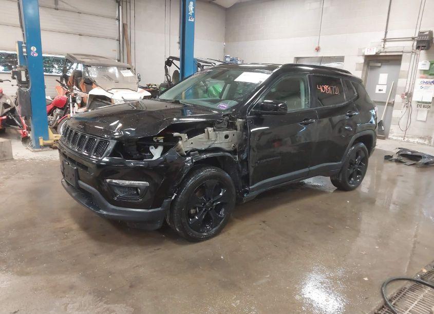 Photo 2 of 2019 Jeep Compass ALTITUDE 4X4 (VIN 3C4NJDBB9KT828627)