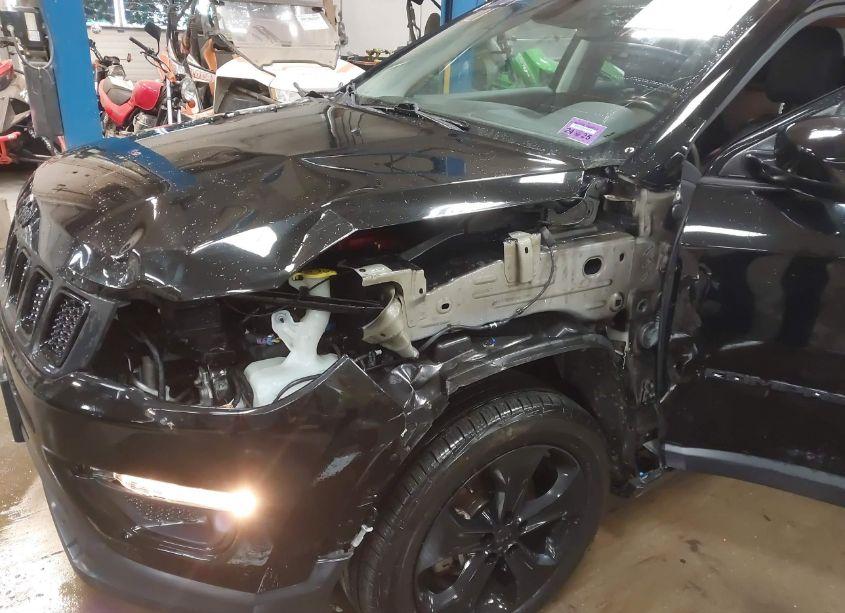 Photo 6 of 2019 Jeep Compass ALTITUDE 4X4 (VIN 3C4NJDBB9KT828627)