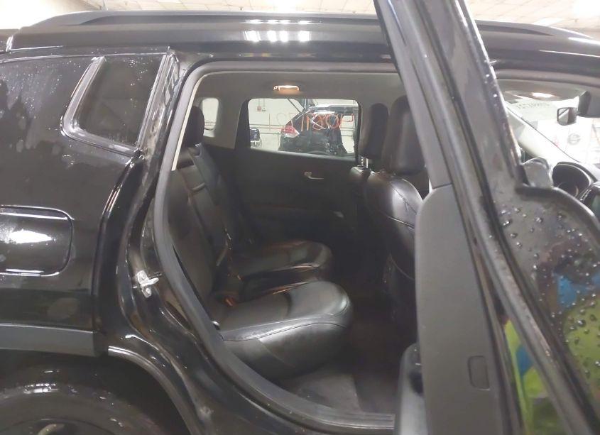 Photo 8 of 2019 Jeep Compass ALTITUDE 4X4 (VIN 3C4NJDBB9KT828627)