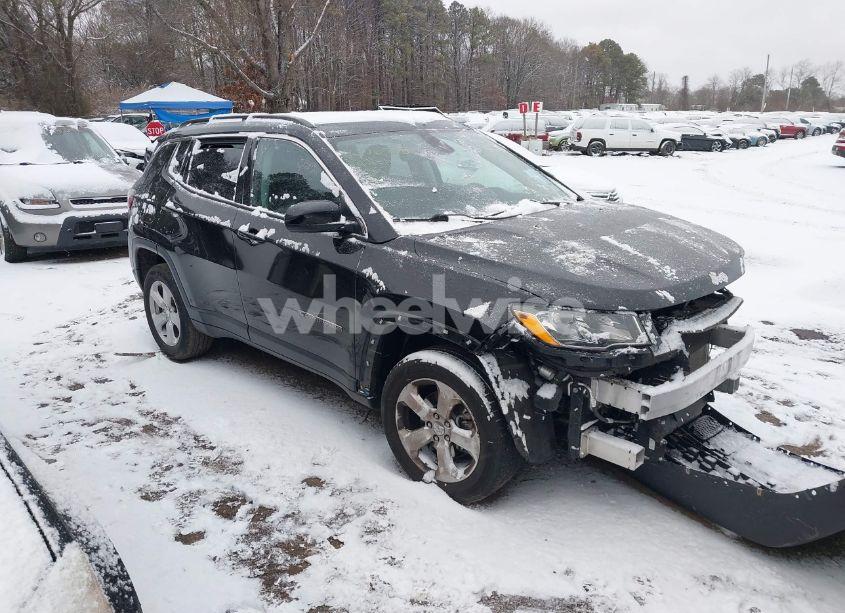 2019 Jeep Compass LATITUDE 4X4 (VIN 3C4NJDBB9KT829163) main photo