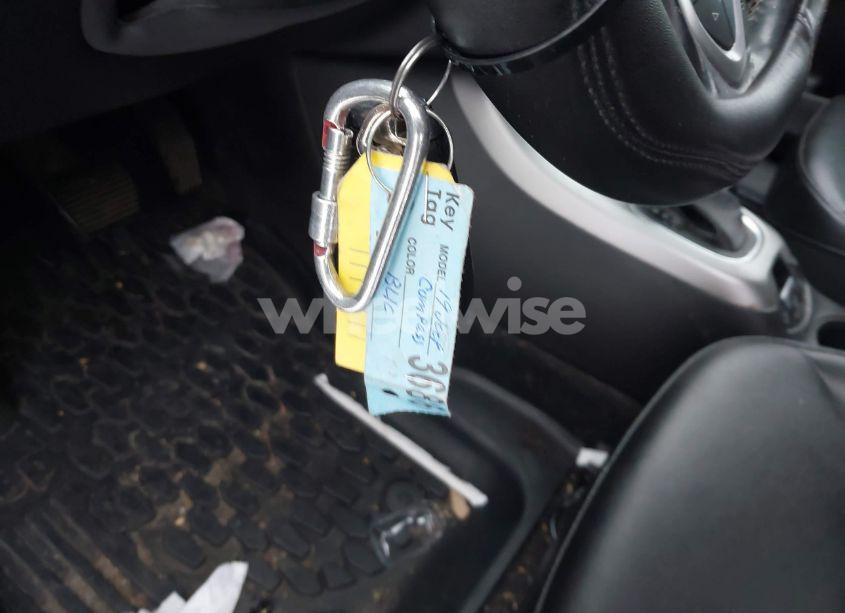 Photo 11 of 2019 Jeep Compass LATITUDE 4X4 (VIN 3C4NJDBB9KT829163)