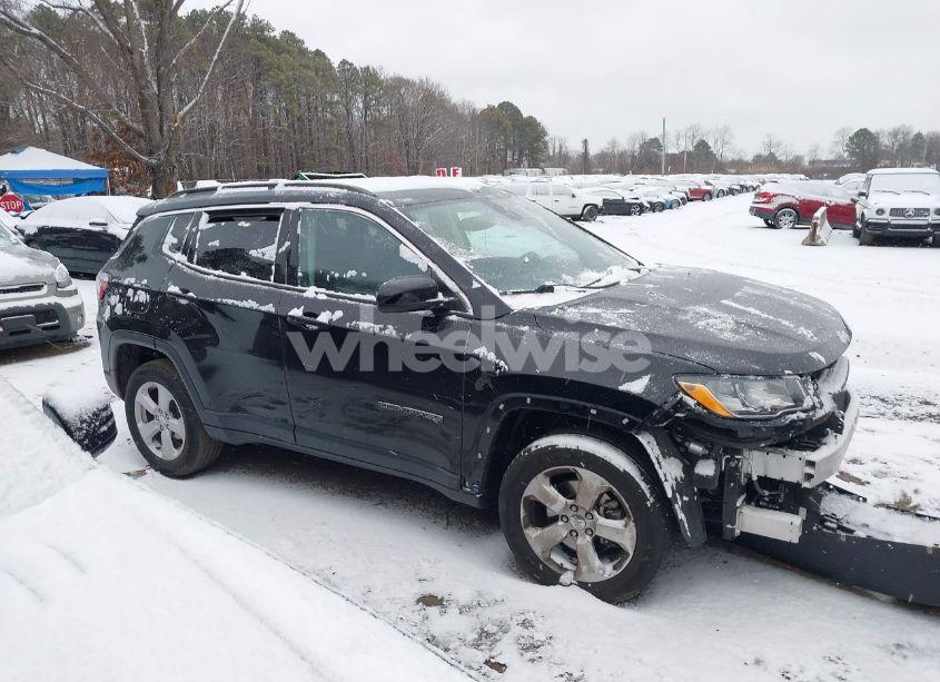 Photo 13 of 2019 Jeep Compass LATITUDE 4X4 (VIN 3C4NJDBB9KT829163)