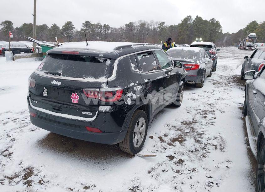 Photo 4 of 2019 Jeep Compass LATITUDE 4X4 (VIN 3C4NJDBB9KT829163)