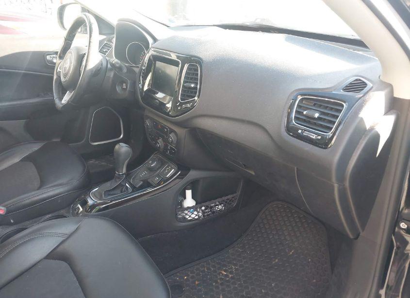 Photo 5 of 2019 Jeep Compass ALTITUDE 4X4 (VIN 3C4NJDBB9KT839823)