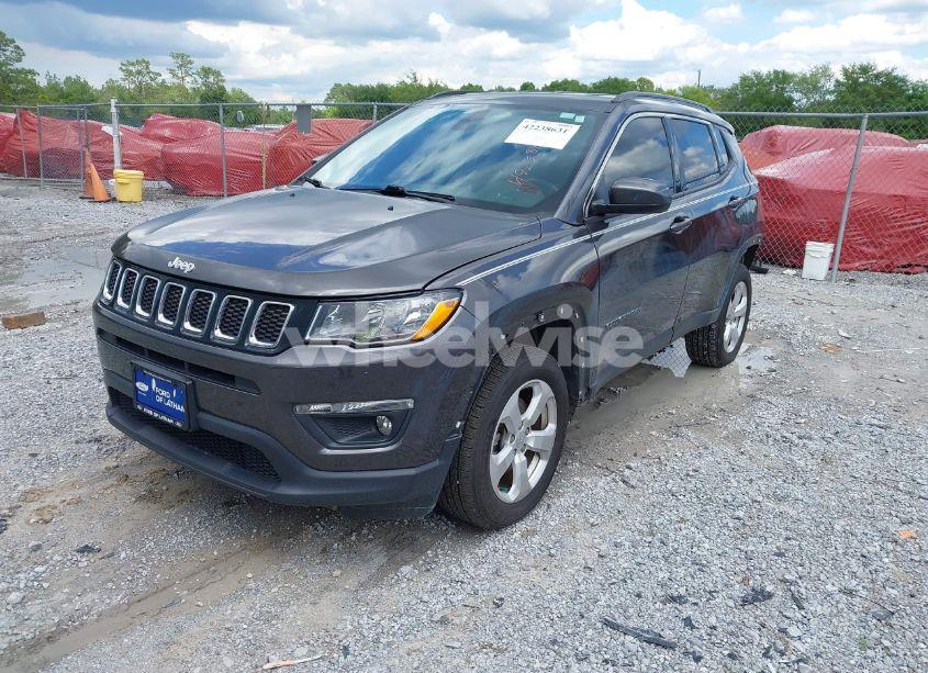 Photo 2 of 2020 Jeep Compass LATITUDE 4X4 (VIN 3C4NJDBB9LT129693)