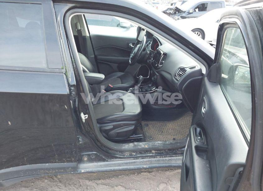 Photo 5 of 2020 Jeep Compass ALTITUDE 4X4 (VIN 3C4NJDBB9LT137387)