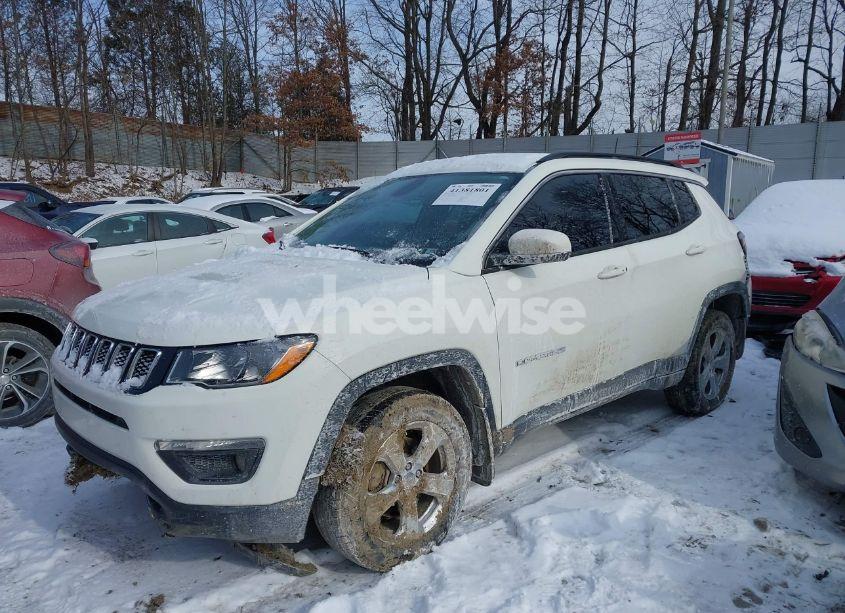 Photo 2 of 2021 Jeep Compass LATITUDE 4X4 (VIN 3C4NJDBB9MT504242)