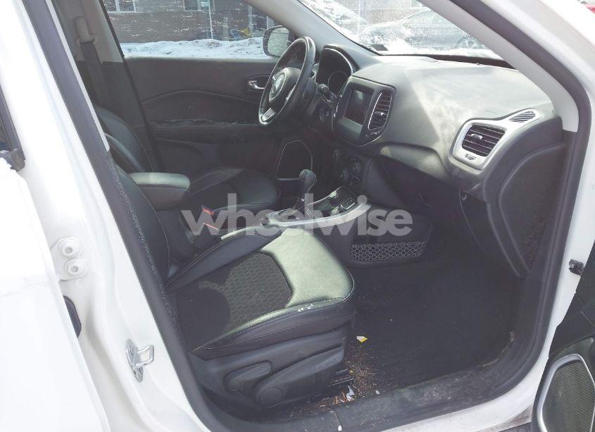 Photo 5 of 2021 Jeep Compass LATITUDE 4X4 (VIN 3C4NJDBB9MT504242)