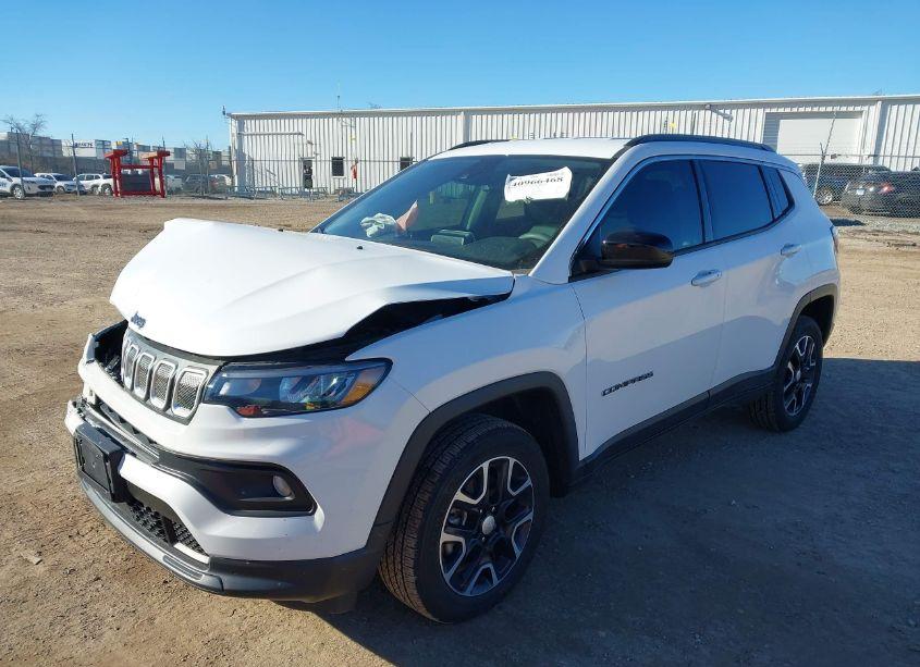 Photo 2 of 2022 Jeep Compass LATITUDE 4X4 (VIN 3C4NJDBB9NT123170)