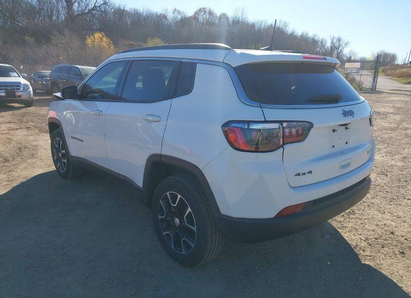 Photo 3 of 2022 Jeep Compass LATITUDE 4X4 (VIN 3C4NJDBB9NT123170)