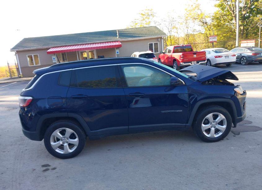 Photo 14 of 2018 Jeep Compass LATITUDE 4X4 (VIN 3C4NJDBBXJT108008)