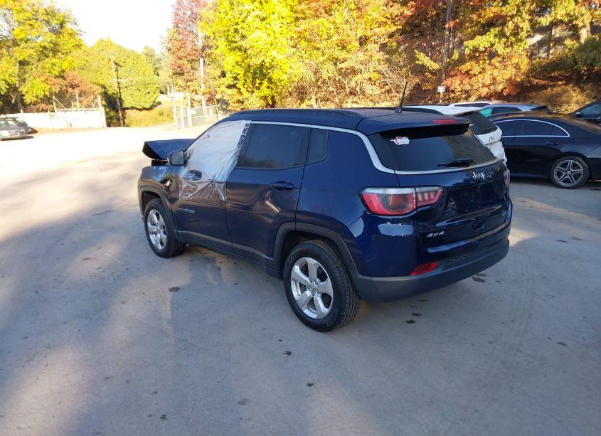 Photo 3 of 2018 Jeep Compass LATITUDE 4X4 (VIN 3C4NJDBBXJT108008)