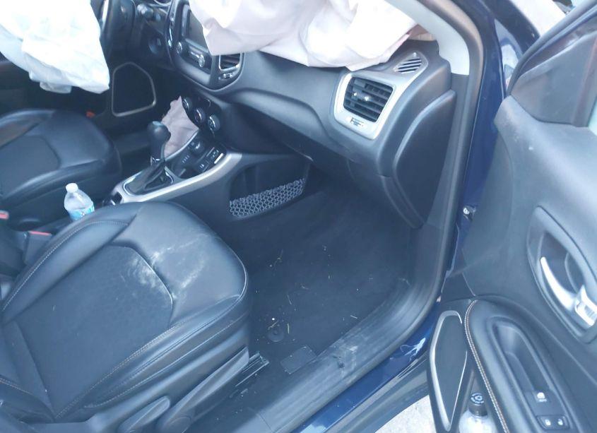 Photo 5 of 2018 Jeep Compass LATITUDE 4X4 (VIN 3C4NJDBBXJT108008)