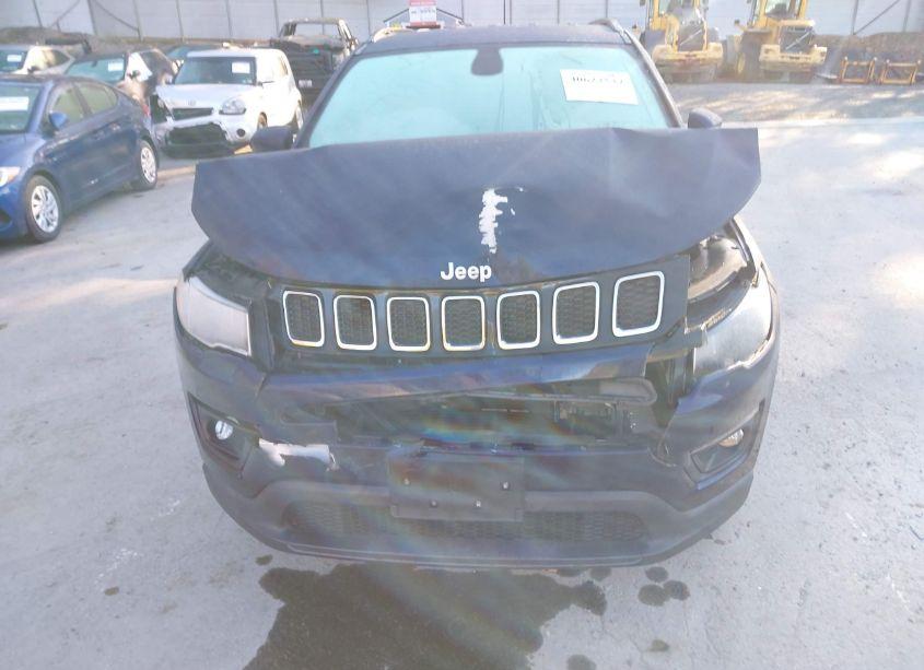 Photo 6 of 2018 Jeep Compass LATITUDE 4X4 (VIN 3C4NJDBBXJT108008)