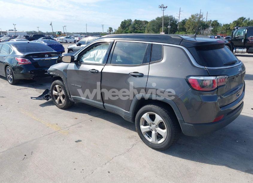 Photo 3 of 2018 Jeep Compass LATITUDE 4X4 (VIN 3C4NJDBBXJT116187)
