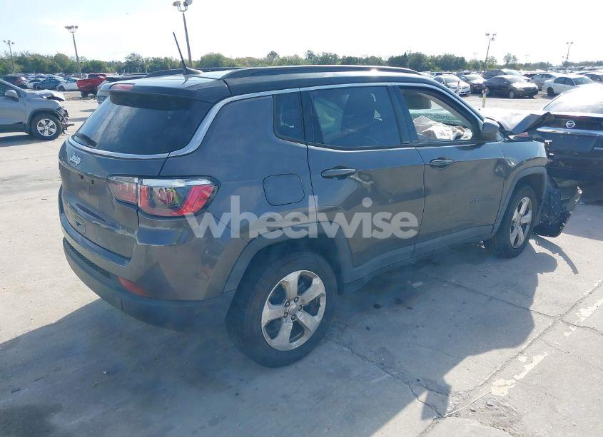 Photo 4 of 2018 Jeep Compass LATITUDE 4X4 (VIN 3C4NJDBBXJT116187)