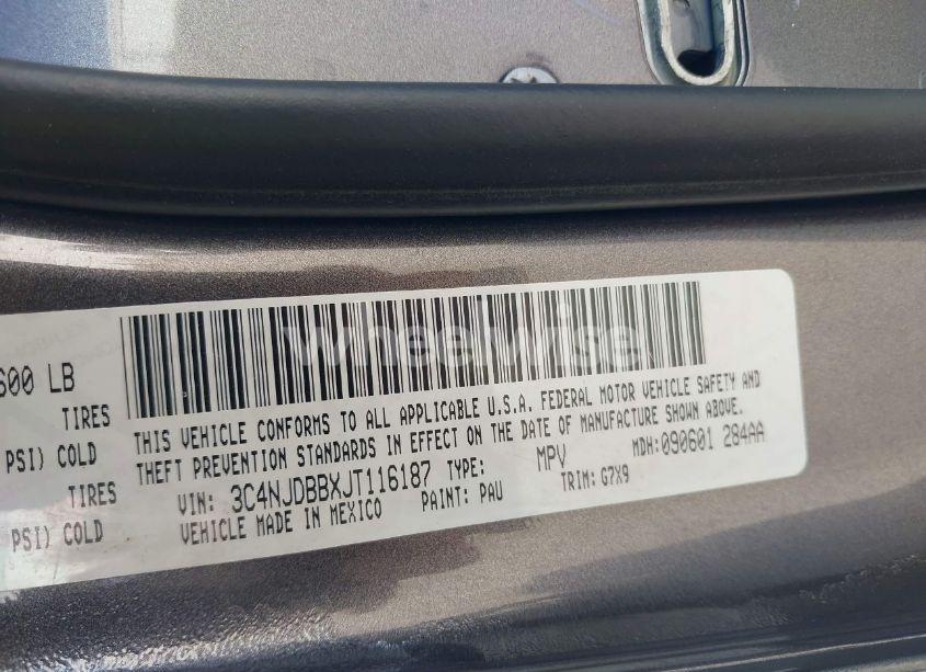 Photo 9 of 2018 Jeep Compass LATITUDE 4X4 (VIN 3C4NJDBBXJT116187)