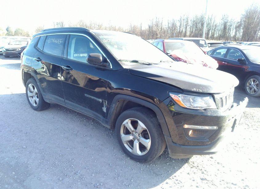 2018 Jeep Compass LATITUDE 4X4 (VIN 3C4NJDBBXJT138626) main photo