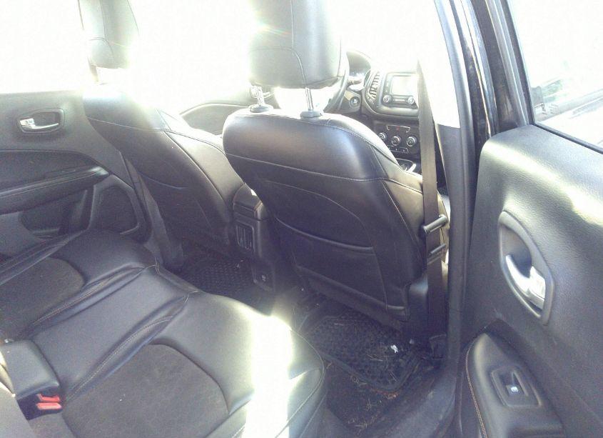 Photo 8 of 2018 Jeep Compass LATITUDE 4X4 (VIN 3C4NJDBBXJT138626)