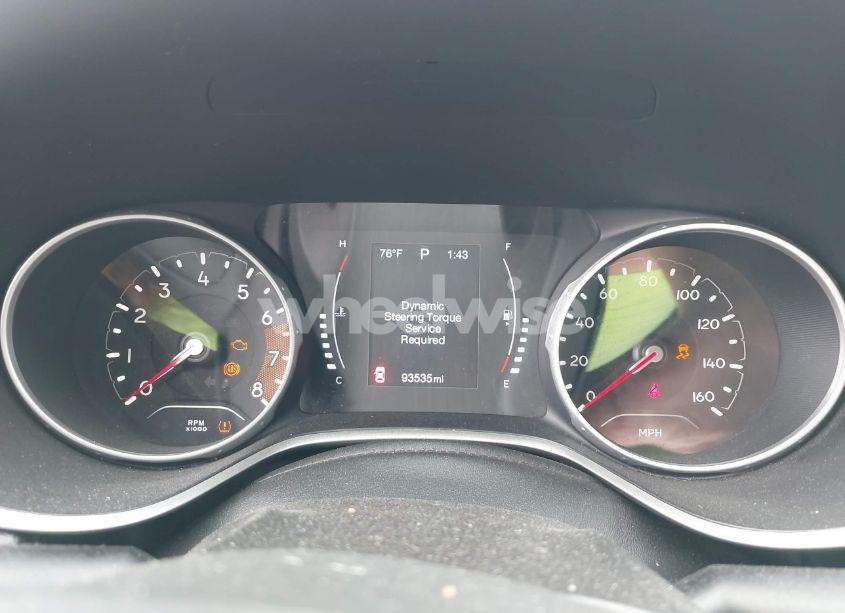 Photo 7 of 2018 Jeep Compass LATITUDE 4X4 (VIN 3C4NJDBBXJT199927)