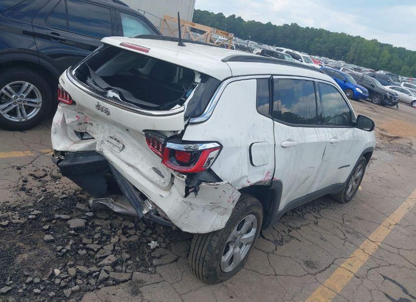 Photo 4 of 2018 Jeep Compass LATITUDE 4X4 (VIN 3C4NJDBBXJT314591)