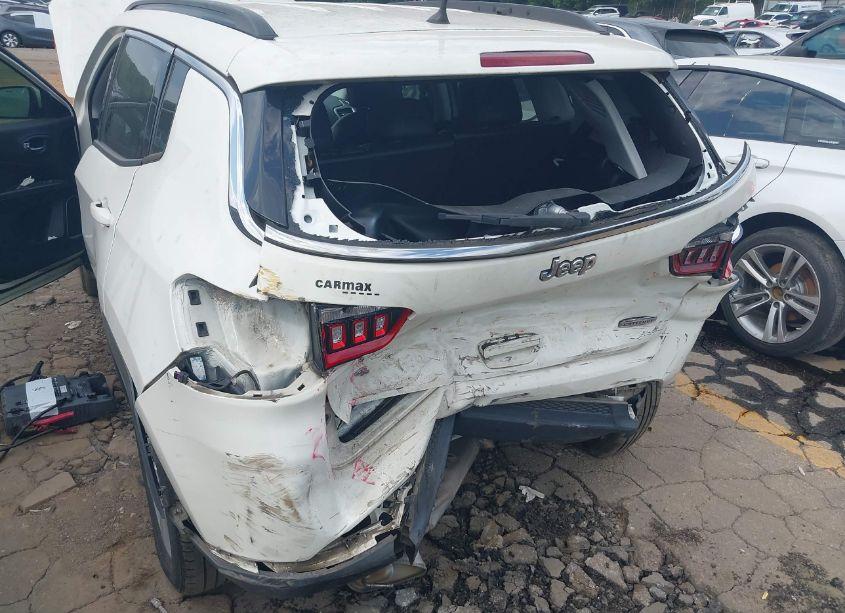 Photo 6 of 2018 Jeep Compass LATITUDE 4X4 (VIN 3C4NJDBBXJT314591)