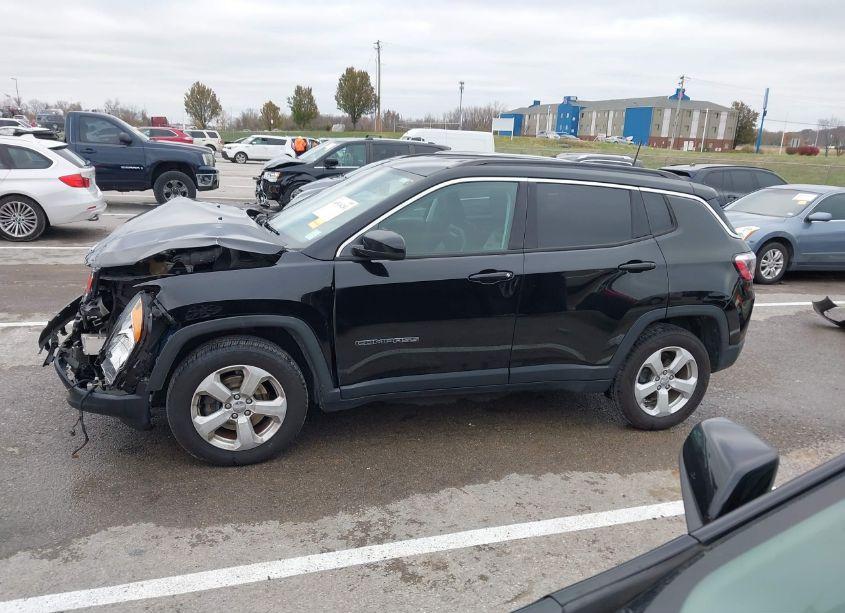 Photo 15 of 2018 Jeep Compass LATITUDE 4X4 (VIN 3C4NJDBBXJT349793)