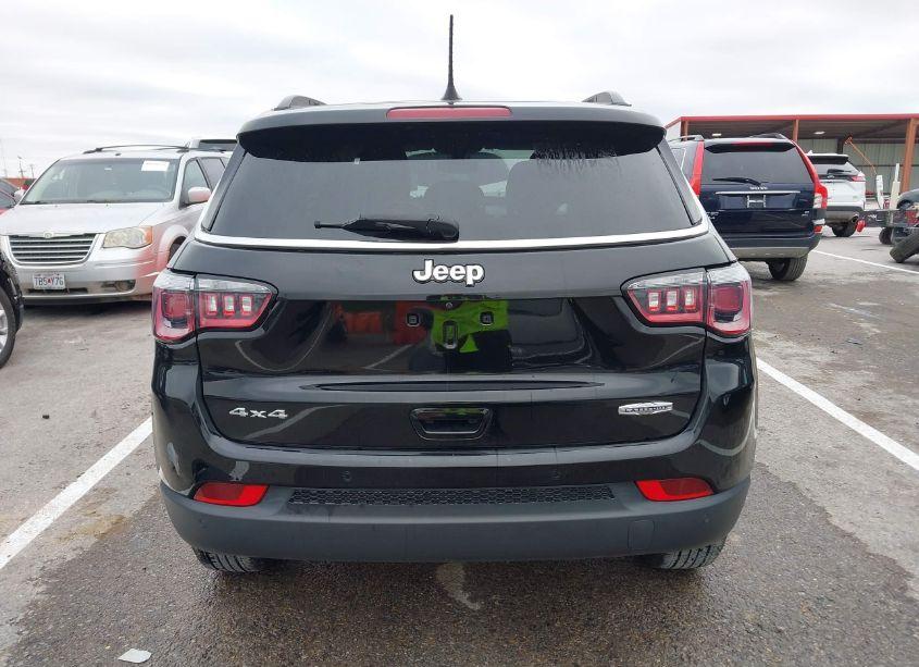 Photo 17 of 2018 Jeep Compass LATITUDE 4X4 (VIN 3C4NJDBBXJT349793)