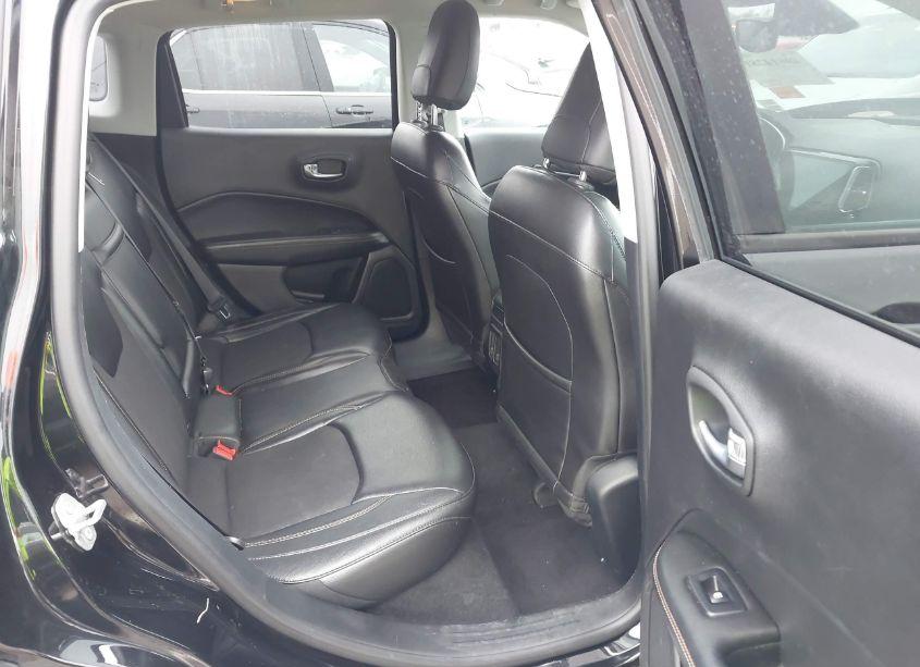 Photo 8 of 2018 Jeep Compass LATITUDE 4X4 (VIN 3C4NJDBBXJT349793)