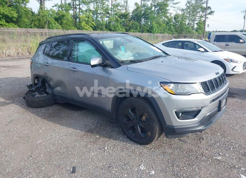 2018 Jeep Compass ALTITUDE 4X4 (VIN 3C4NJDBBXJT402489) main photo