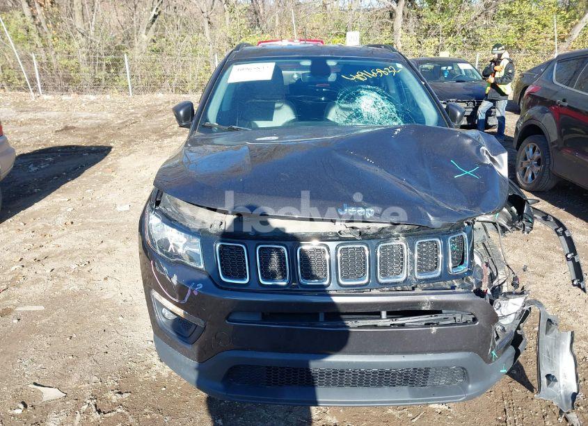 Photo 12 of 2018 Jeep Compass LATITUDE 4X4 (VIN 3C4NJDBBXJT458268)