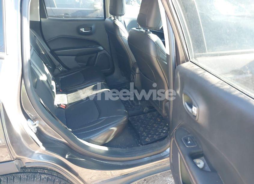 Photo 8 of 2018 Jeep Compass LATITUDE 4X4 (VIN 3C4NJDBBXJT458268)