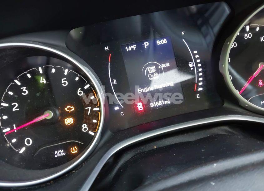 Photo 15 of 2018 Jeep Compass LATITUDE 4X4 (VIN 3C4NJDBBXJT479170)