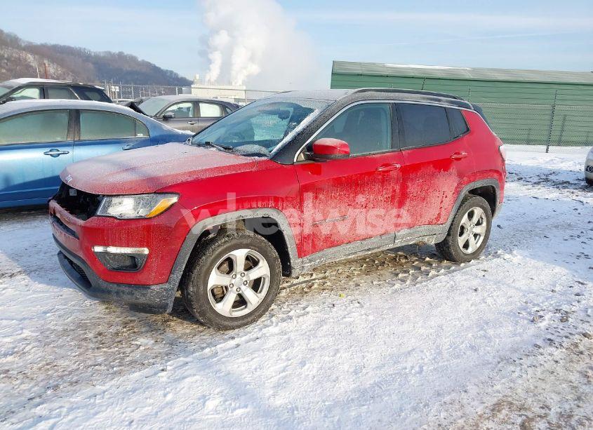 Photo 2 of 2018 Jeep Compass LATITUDE 4X4 (VIN 3C4NJDBBXJT479170)