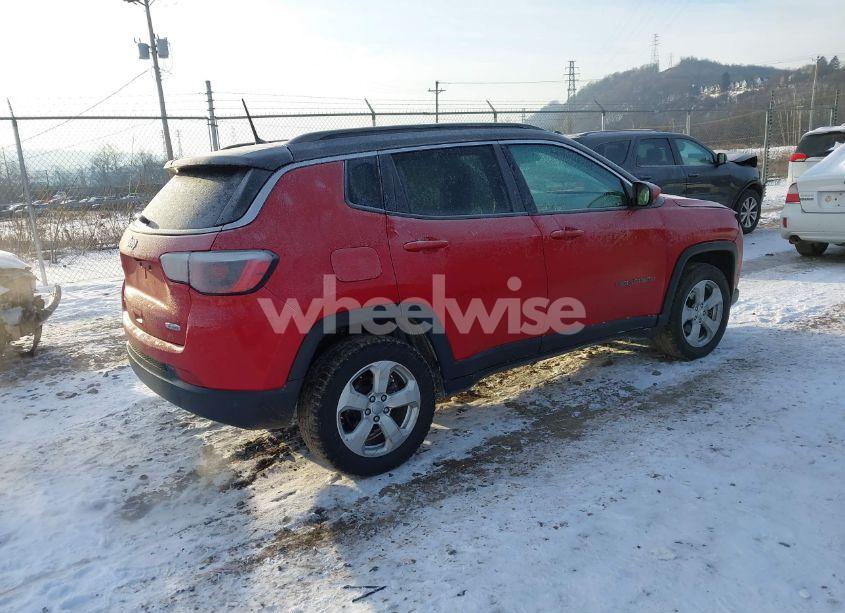 Photo 4 of 2018 Jeep Compass LATITUDE 4X4 (VIN 3C4NJDBBXJT479170)