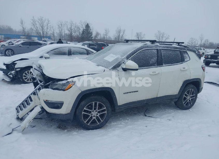 Photo 14 of 2018 Jeep Compass LATITUDE 4X4 (VIN 3C4NJDBBXJT480268)