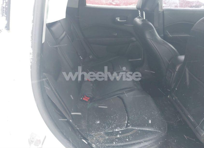 Photo 8 of 2018 Jeep Compass LATITUDE 4X4 (VIN 3C4NJDBBXJT480268)