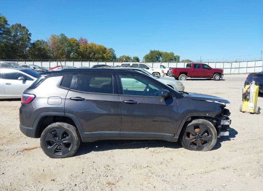 Photo 14 of 2019 Jeep Compass ALTITUDE 4X4 (VIN 3C4NJDBBXKT630963)